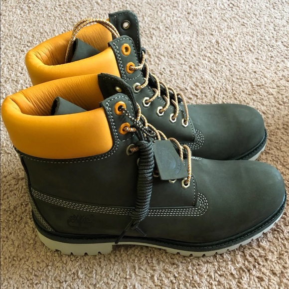 Timberland Boots - Picture 2 of 3
